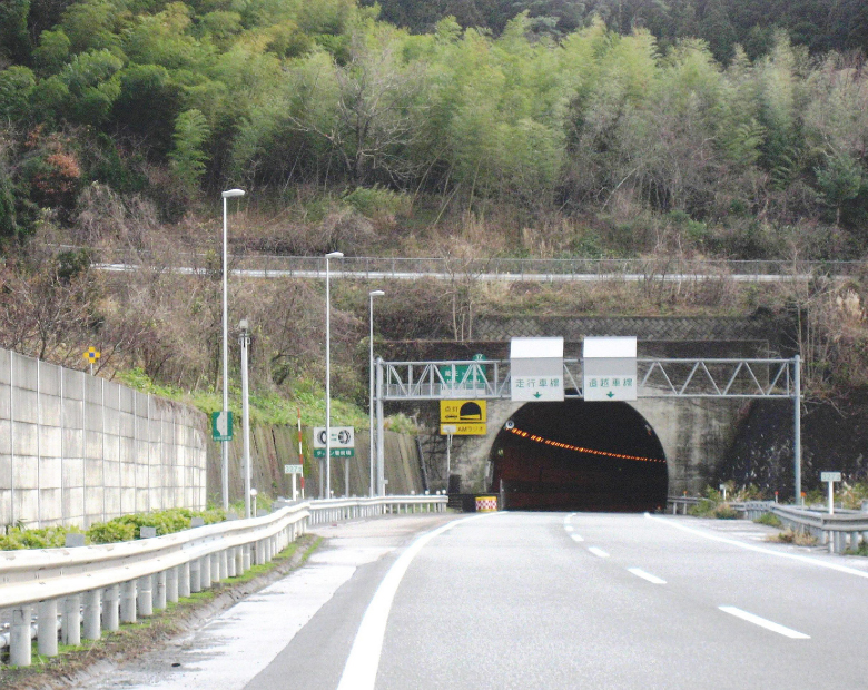 北陸自動車道 親不知～柿崎間道路照明設備更新工事